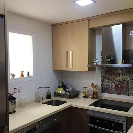 2 Bedrooms At 60 M Away From The Beach With Sea View Furnished Terrace And Wifi *