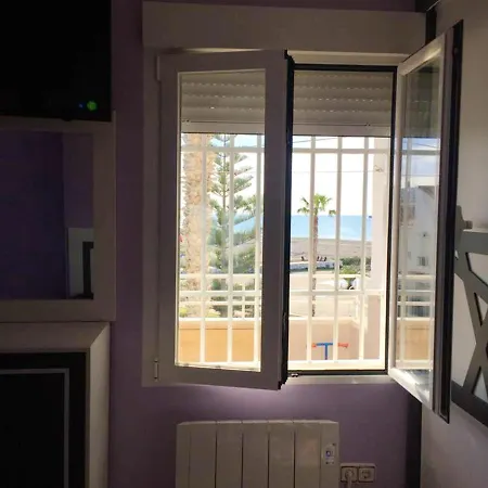2 Bedrooms At 60 M Away From The Beach With Sea View Furnished Terrace And Wifi * モトリル